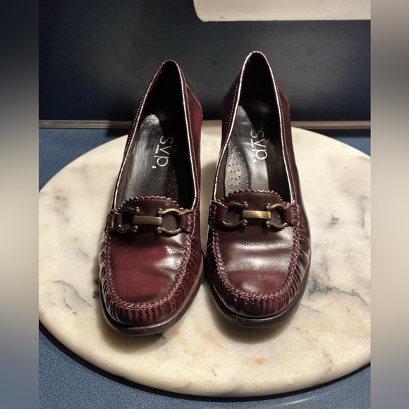 RSVP Burgundy Block Heel Copper Buckles Size 8/39 Great Condition Like New. - Picture 2 of 10